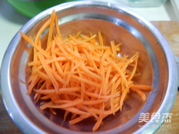黄瓜金针菇卷