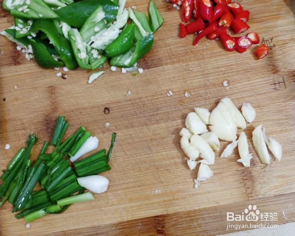 毫无压力做茶树菇炒腊肉