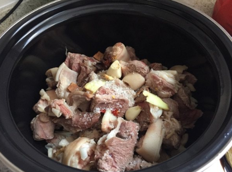 用电饭煲可以炖羊肉吗