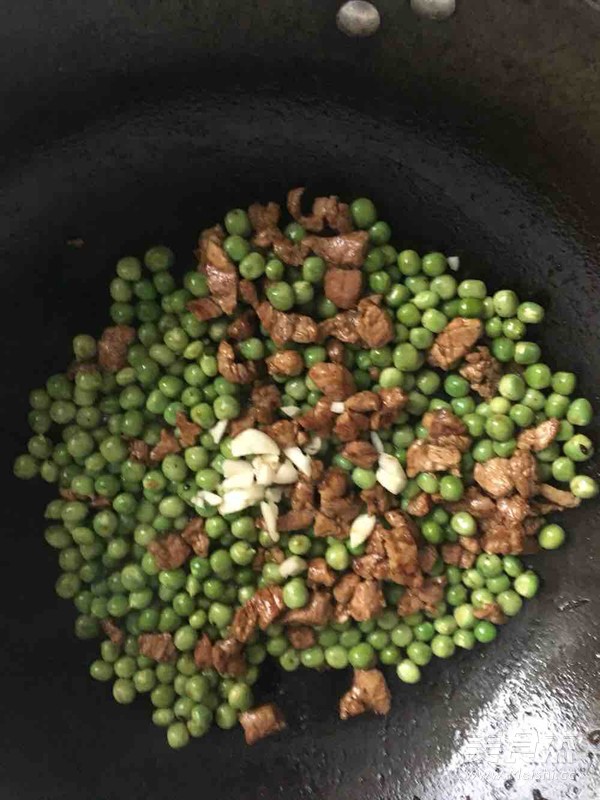 豌豆肉丁的做法