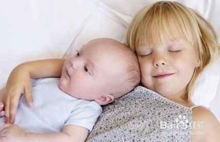 小儿便秘会引起如此多问题，妈妈喂养要注意了