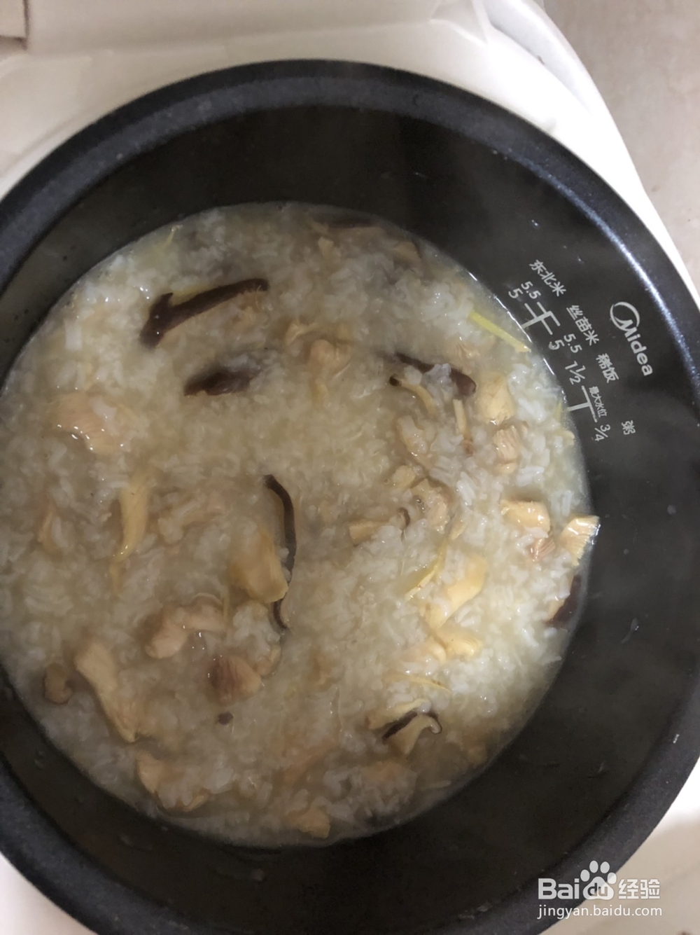 让孩子大口吃的香菇滑鸡粥