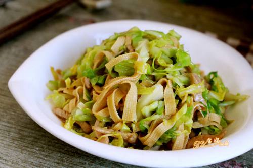 圆白菜炒干豆腐丝