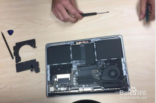 苹果13英寸全新MacBook Pro拆机详解