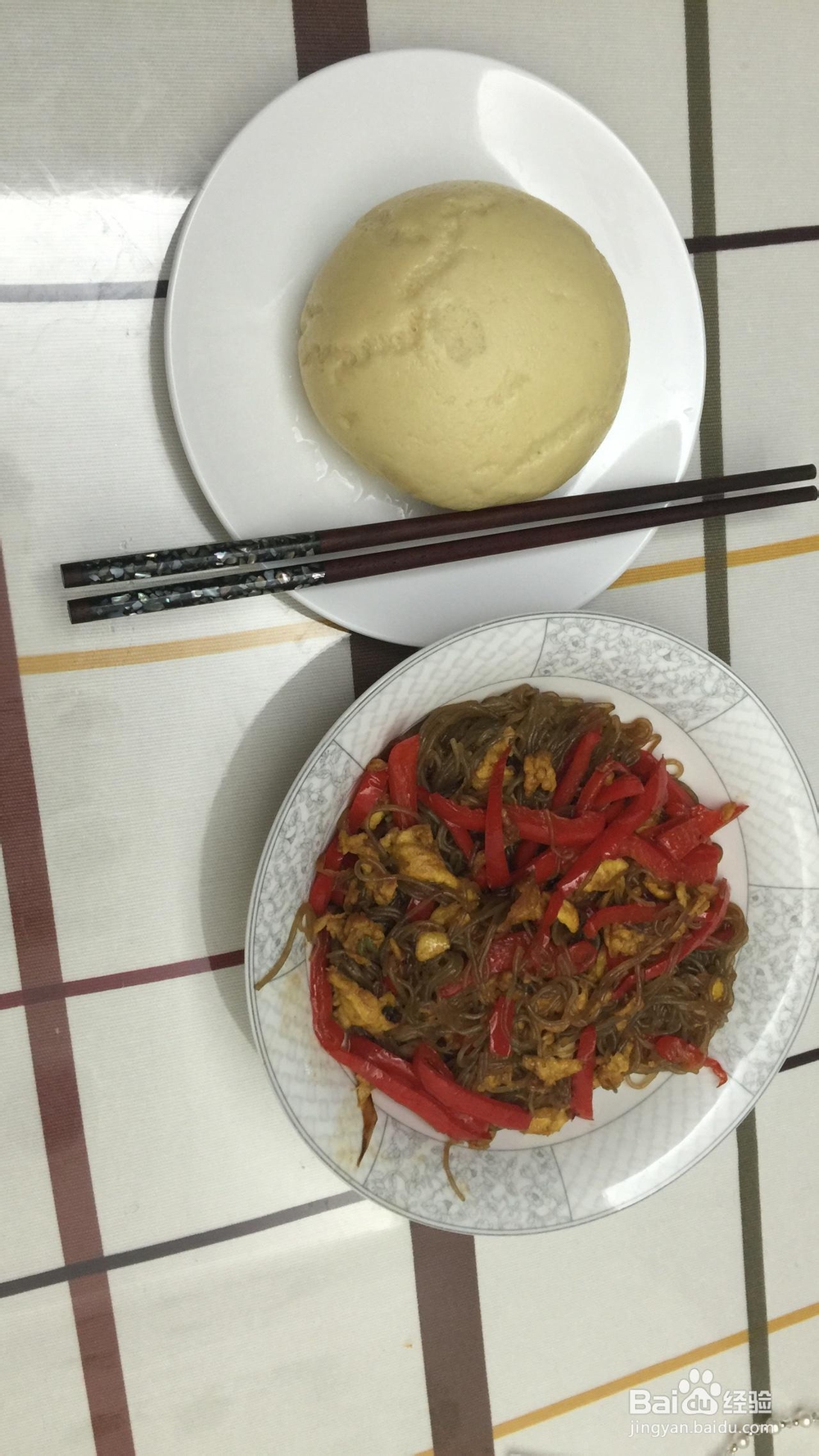 蔬菜水果之红椒粉丝炒鸡蛋的做法