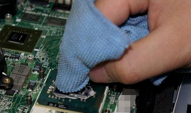 电脑风扇怎么清灰