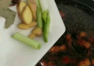 美食—加鸡蛋的红烧肉