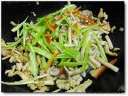 鲜茶树菇炒肉丝