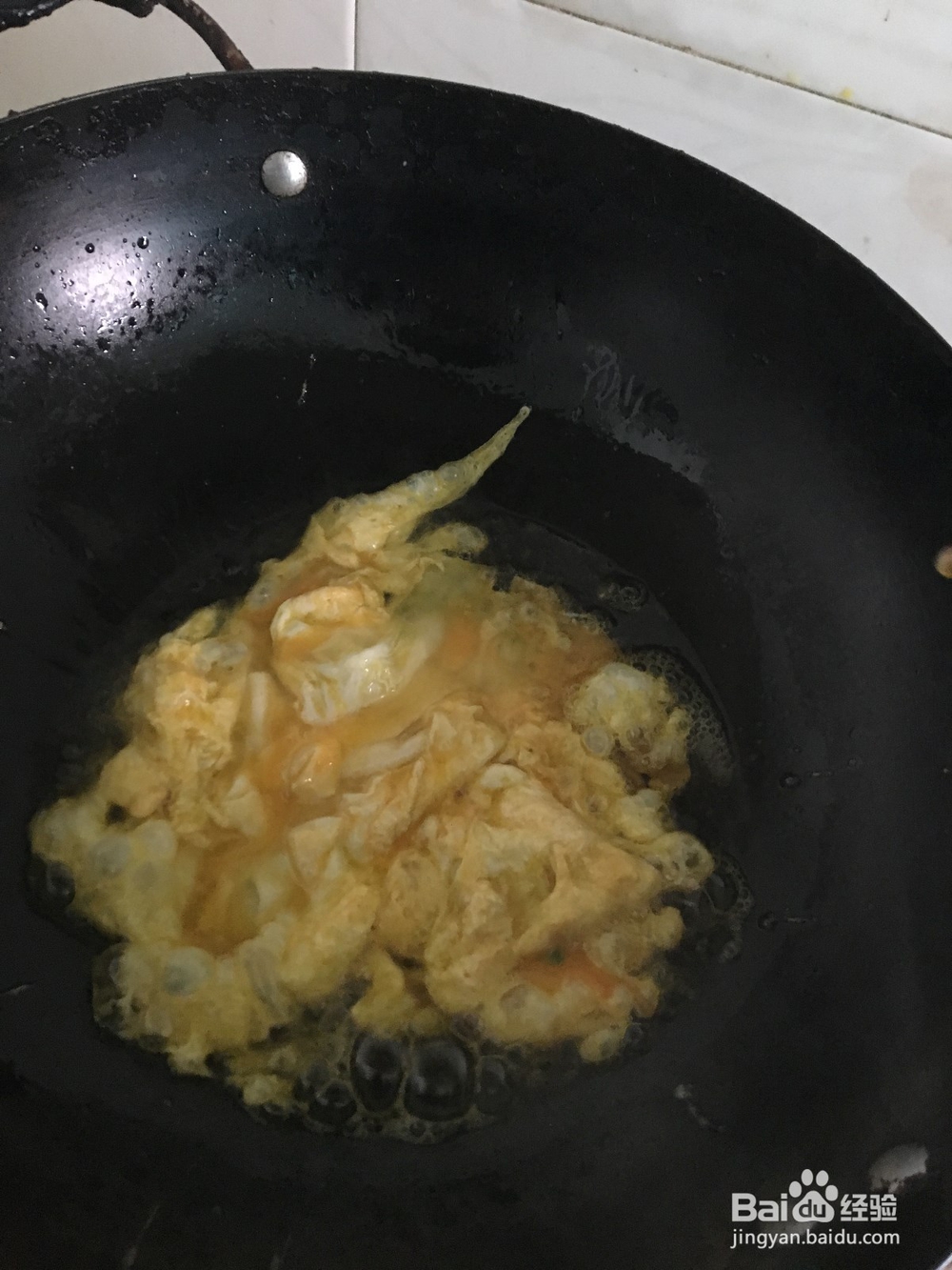 鸡蛋炒碗豆的做法