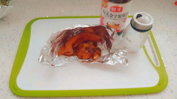 鸡肉浇汤便当罐