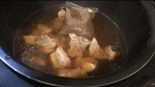 新加坡经典美食：肉骨茶