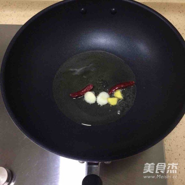 花菜烧香肠的做法
