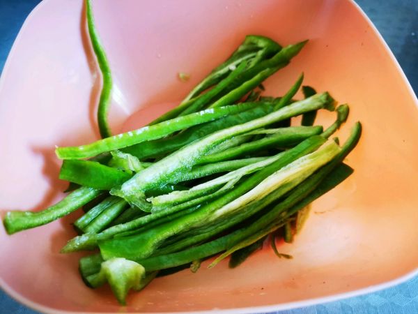 青椒炒胡萝卜丝