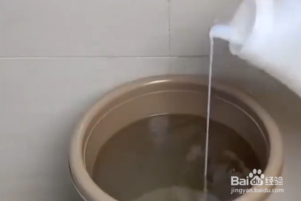 如何清洗空调过滤网？