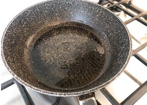 怎样制作萌到爆炸的三只小鸡日式鸡腿咖喱饭步骤