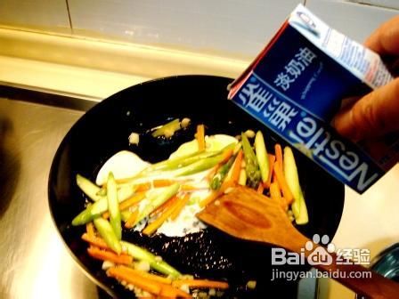 绿酱虾球螺丝面