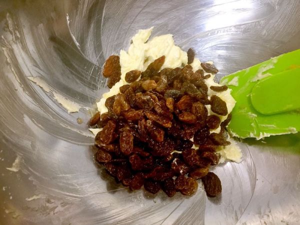 朗姆葡萄干奶酥球