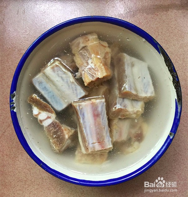 如何做出好吃的酸菜炖腊排骨