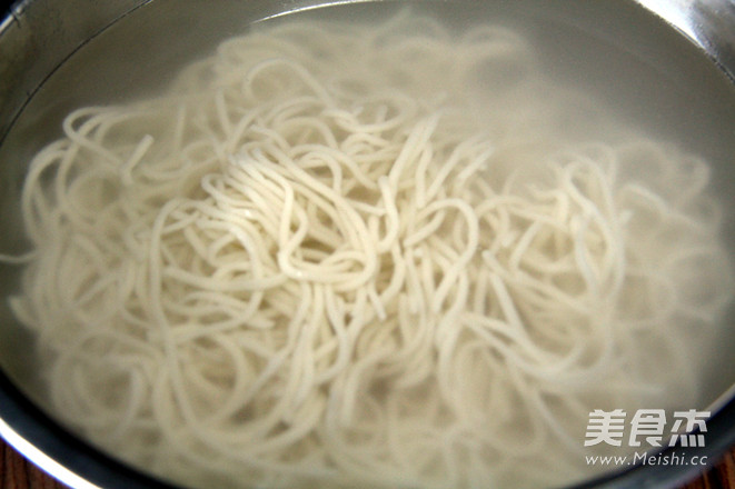 凉拌面的家常做法