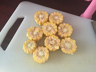 猪蹄炖玉米的做法