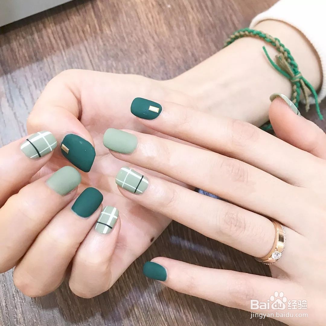 女生刚做完指甲怎么夸