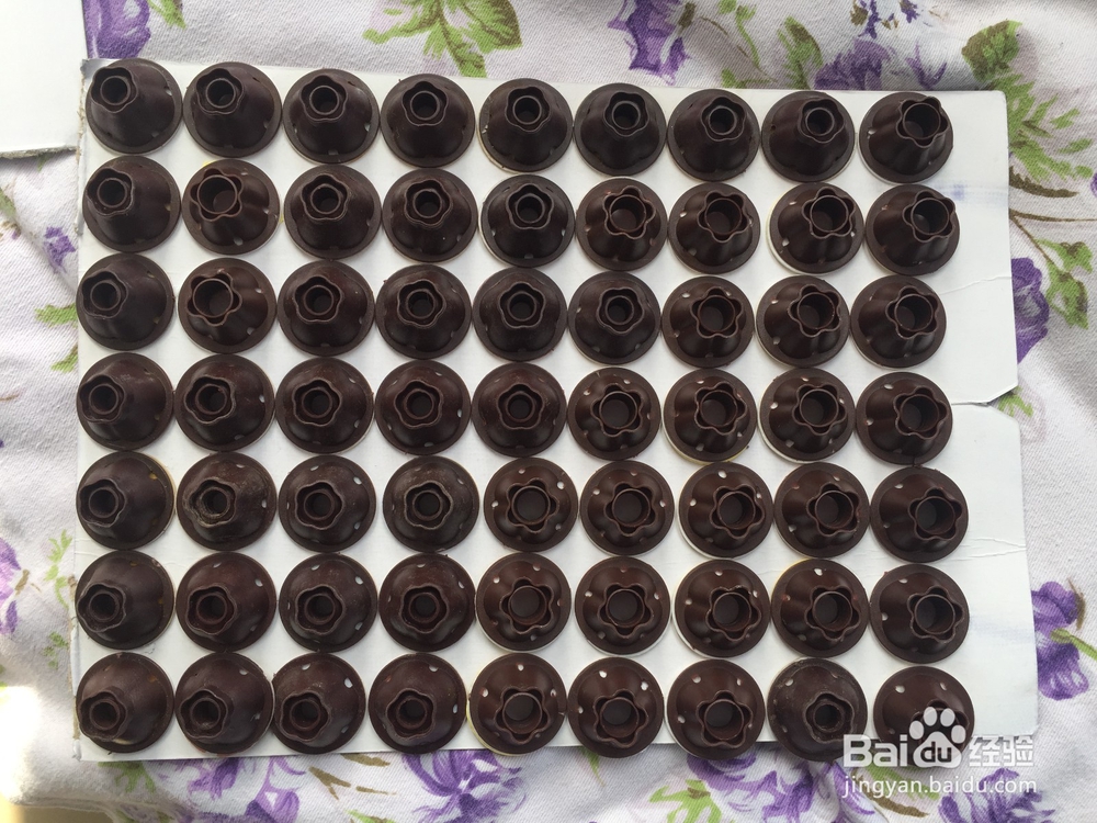 用废弃的艾灸底座制作脚底按摩板