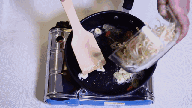 豆芽怎么炒才不出水