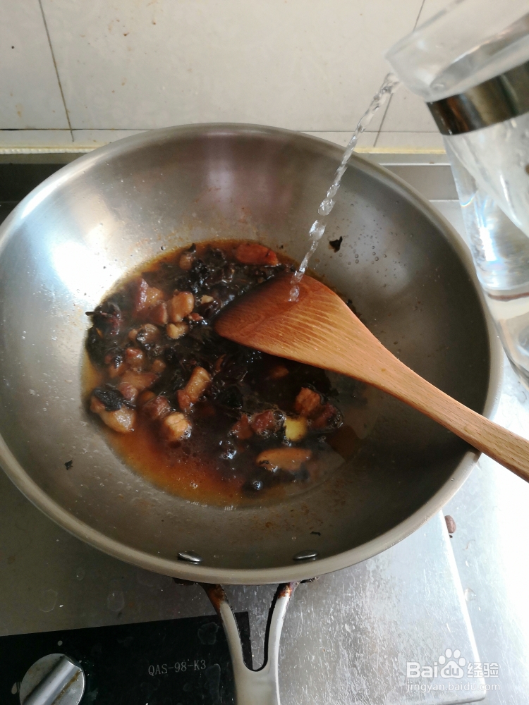 一个人做梅干菜烧肉