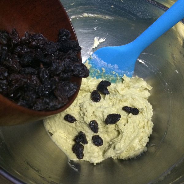 牛油果提子干磅蛋糕