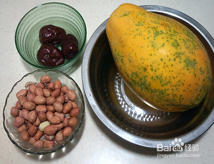 排骨鸡爪炖木瓜汤的做法