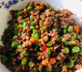 儿子能吃满满一碗饭的肉末豆角