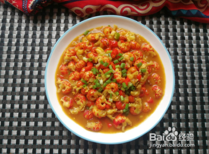 咖喱小龙虾尾：咖喱味儿浓郁，拌饭特别好吃