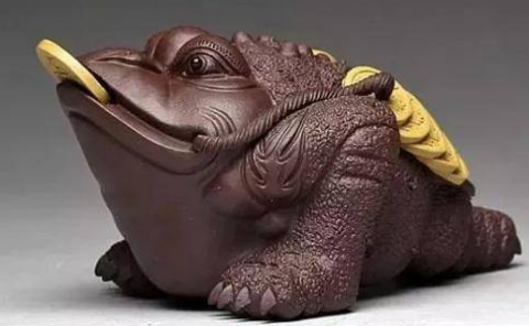 癞蛤蟆不咬人膈应人前面那句是什么