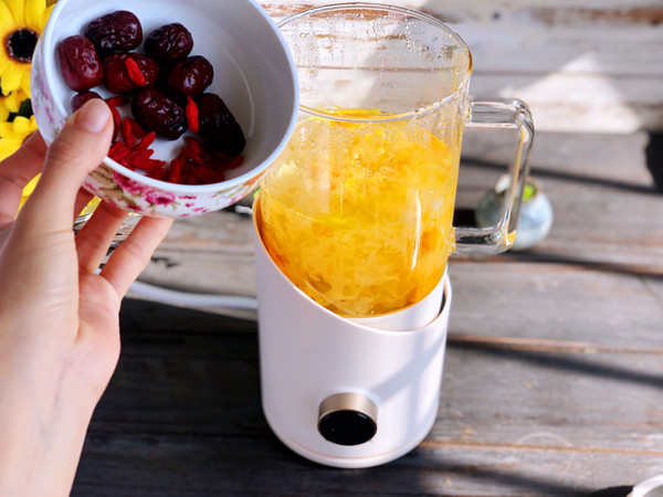 南瓜红枣银耳汤