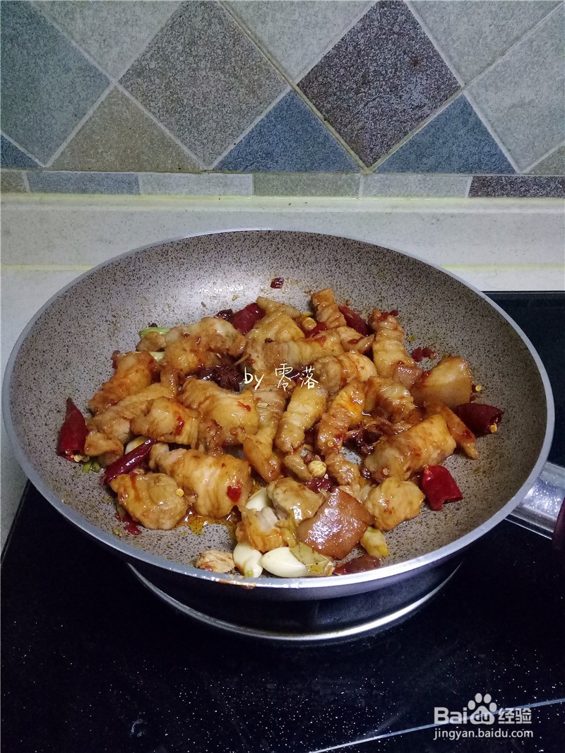 五花肉炖粉条——五花肉粉条一起炖，香惨了！