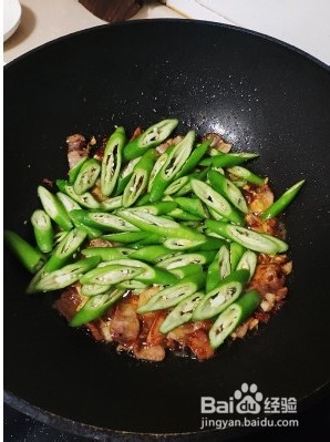 农家小炒肉是非常下饭的一道菜