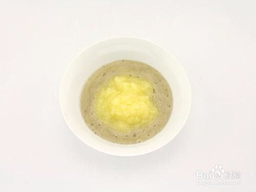 给宝宝制作辅食（菜泥、果泥、蛋黄、粥）