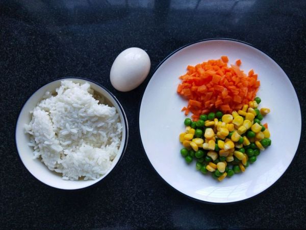 青豆玉米蛋炒饭