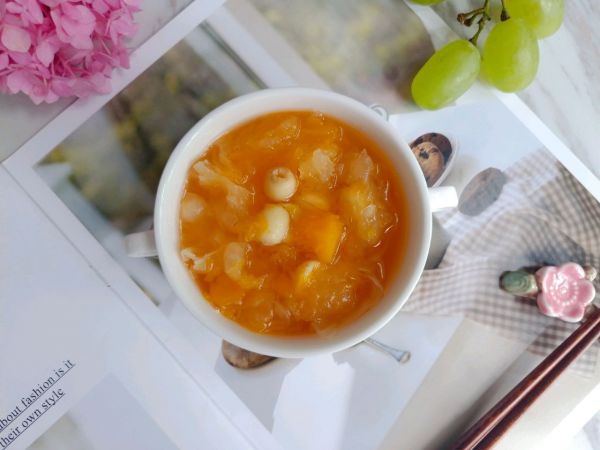 南瓜莲子银耳羹