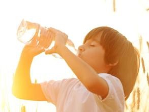 如何可以让小孩子愿意喝水