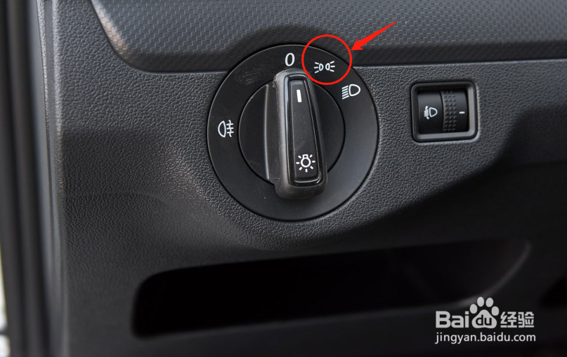 怎么调节大众捷达车灯档位