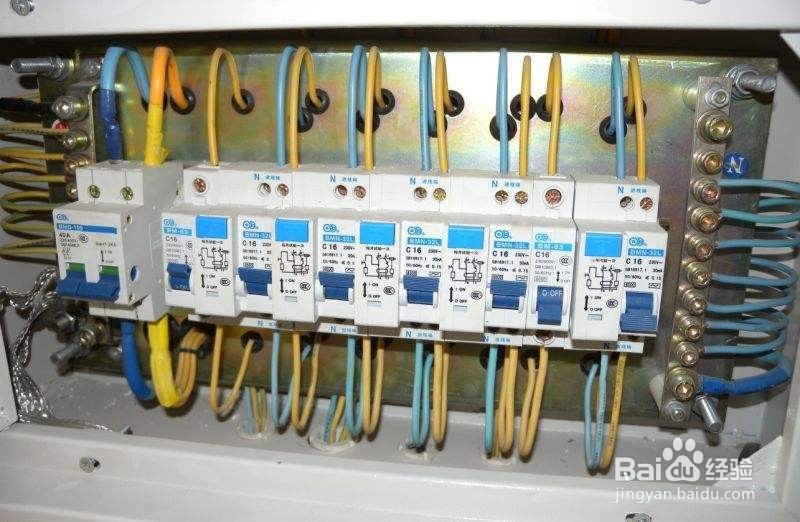 装修公司是如何布局强弱电线