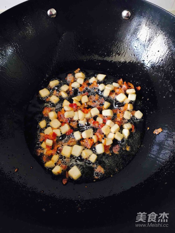 培根杏鲍菇酱油炒饭