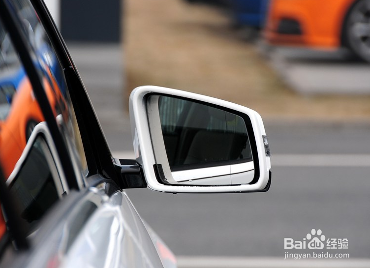 汽车镜子如何防水滴