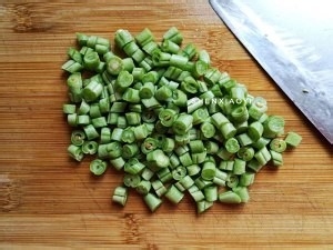 食补佳品榄菜肉末四季豆的做法