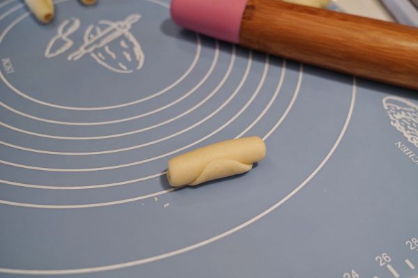 童趣花朵火腿肠肉松面包