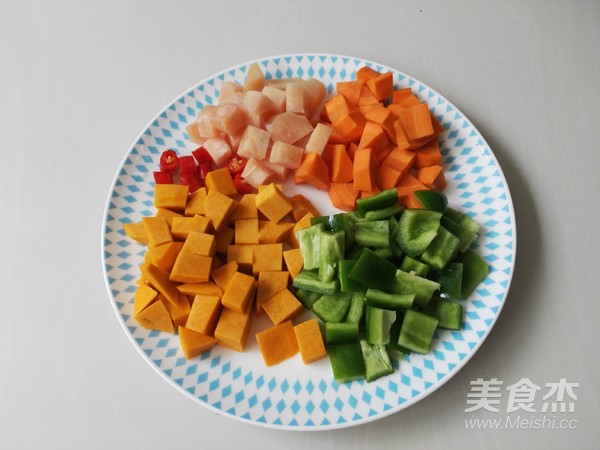 五彩时蔬炒鸡丁