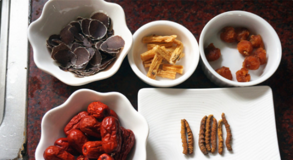 冬虫夏草滋补乌鸡汤