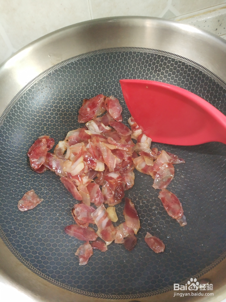 姨妈给我做腊肉炒芦蒿