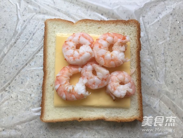 虾仁鸡蛋三明治